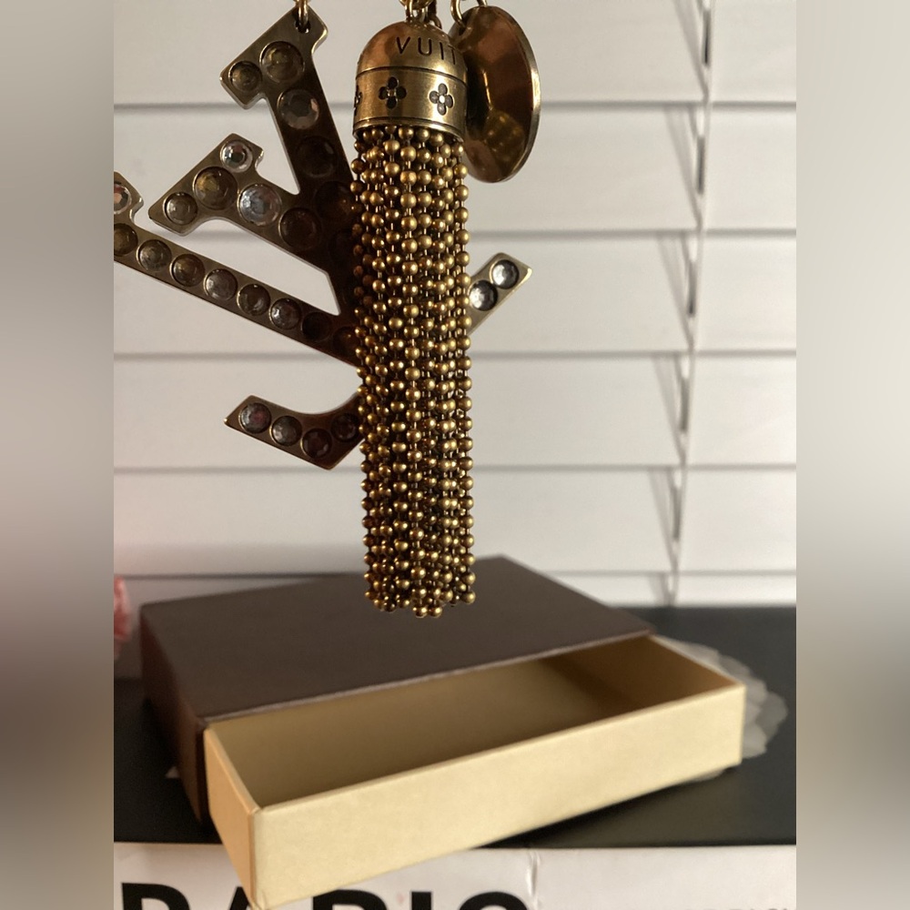 Authentic Louis Vuitton Monogram Tassel Caprice Key Holder/ Bag Charm With Box - Picture 3 of 8